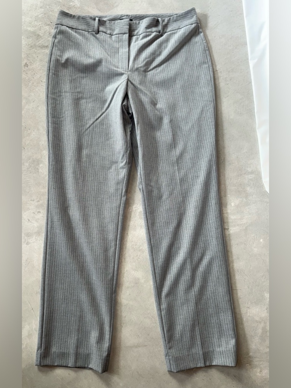 Ann Taylor Women’s Gray Pinstripe Dress Pants